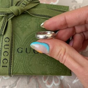 Authentic Gucci Blind for Love Ring
